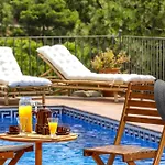 Sea View Pool 2km To Cala Canyelles Fully Air Conditioned King Queen Quality Beds Bbq Nyaraló Lloret de Mar