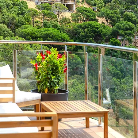 Sea View Pool 2km To Cala Canyelles Fully Air Conditioned King Queen Quality Beds Bbq Tatil Evi Lloret de Mar