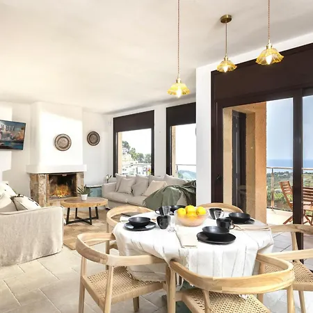 Sea View Pool 2km To Cala Canyelles Fully Air Conditioned King Queen Quality Beds Bbq Lloret de Mar