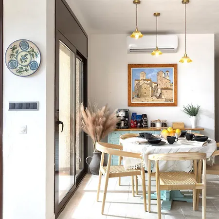 Sea View Pool 2km To Cala Canyelles Fully Air Conditioned King Queen Quality Beds Bbq * Lloret de Mar