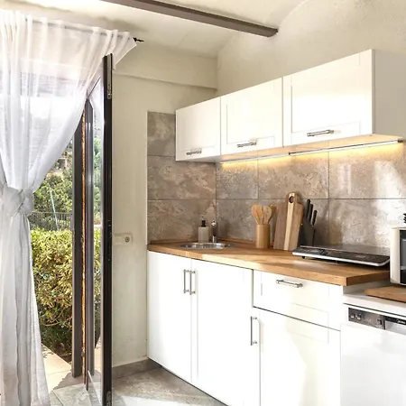 Sea View Pool 2km To Cala Canyelles Fully Air Conditioned King Queen Quality Beds Bbq * Lloret de Mar