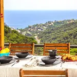 Sea View Pool 2km To Cala Canyelles Fully Air Conditioned King Queen Quality Beds Bbq Lloret de Mar