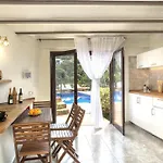 Semesterbostad Sea View Pool 2km To Cala Canyelles Fully Air Conditioned King Queen Quality Beds Bbq