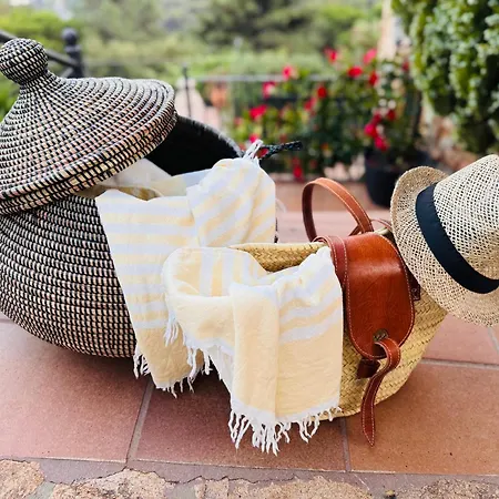 Sea View Pool 2km To Cala Canyelles Fully Air Conditioned King Queen Quality Beds Bbq Prázdninový dům *