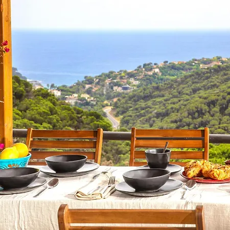Sea View Pool 2km To Cala Canyelles Fully Air Conditioned King Queen Quality Beds Bbq Lloret de Mar