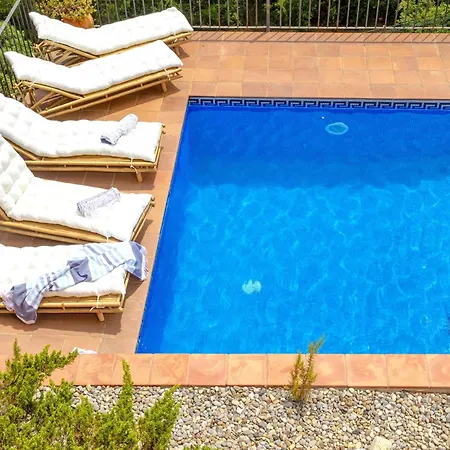 Sea View Pool 2km To Cala Canyelles Fully Air Conditioned King Queen Quality Beds Bbq * Lloret de Mar
