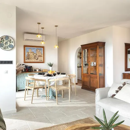 Prázdninový dům Sea View Pool 2km To Cala Canyelles Fully Air Conditioned King Queen Quality Beds Bbq