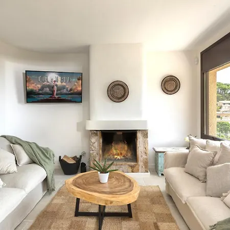 Sea View Pool 2km To Cala Canyelles Fully Air Conditioned King Queen Quality Beds Bbq *