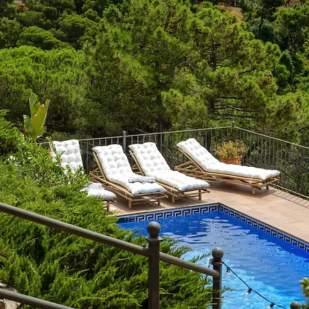 Casa vacanze Sea View Pool 2km To Cala Canyelles Fully Air Conditioned King Queen Quality Beds Bbq *