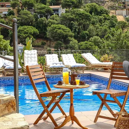 Casa vacanze Sea View Pool 2km To Cala Canyelles Fully Air Conditioned King Queen Quality Beds Bbq