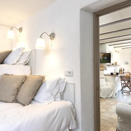 Sea View Pool 2km To Cala Canyelles Fully Air Conditioned King Queen Quality Beds Bbq * Lloret de Mar