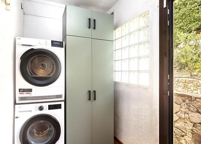 Sea View Pool 2km To Cala Canyelles Fully Air Conditioned King Queen Quality Beds Bbq *