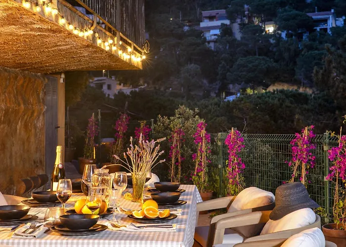 Dom wakacyjny Sea View Pool 2km To Cala Canyelles Fully Air Conditioned King Queen Quality Beds Bbq *