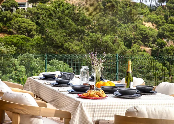 Sea View Pool 2km To Cala Canyelles Fully Air Conditioned King Queen Quality Beds Bbq Dom wakacyjny *