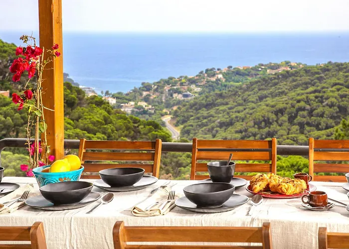 Sea View Pool 2km To Cala Canyelles Fully Air Conditioned King Queen Quality Beds Bbq Lloret de Mar