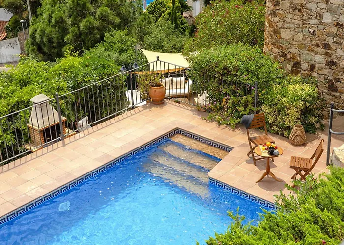 Sea View Pool 2km To Cala Canyelles Fully Air Conditioned King Queen Quality Beds Bbq Dom wakacyjny *