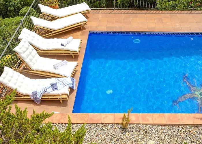 Sea View Pool 2km To Cala Canyelles Fully Air Conditioned King Queen Quality Beds Bbq * Lloret de Mar