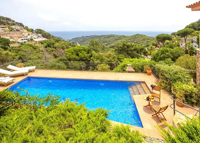 Dom wakacyjny Sea View Pool 2km To Cala Canyelles Fully Air Conditioned King Queen Quality Beds Bbq *