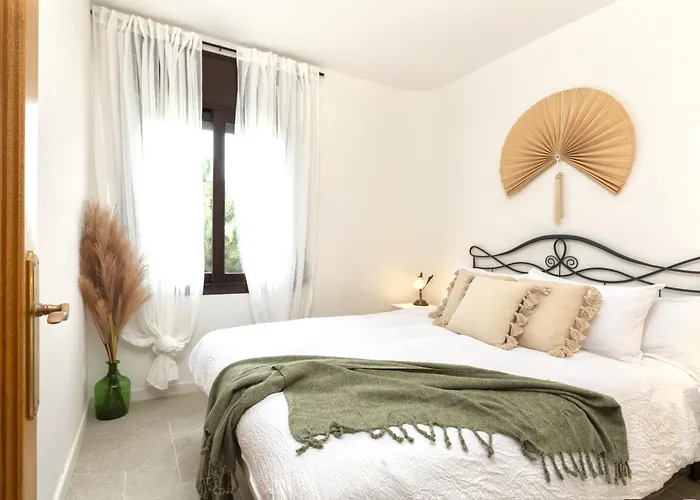 Holiday home Sea View Pool 2km To Cala Canyelles Fully Air Conditioned King Queen Quality Beds Bbq Lloret de Mar