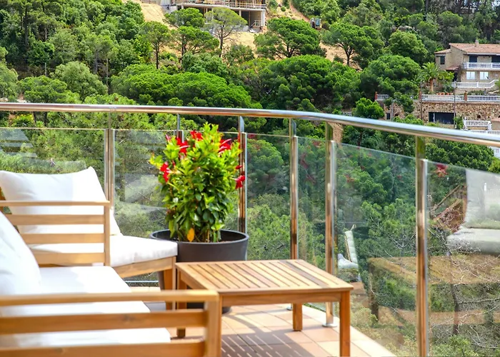 Sea View Pool 2km To Cala Canyelles Fully Air Conditioned King Queen Quality Beds Bbq Dom wakacyjny Lloret de Mar