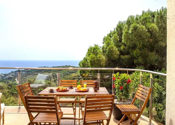 Sea View Pool 2km To Cala Canyelles Fully Air Conditioned King Queen Quality Beds Bbq Dom wakacyjny *