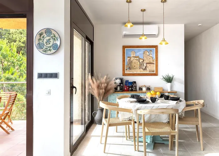 Sea View Pool 2km To Cala Canyelles Fully Air Conditioned King Queen Quality Beds Bbq * Lloret de Mar