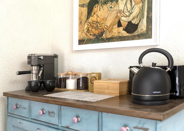 Holiday home Sea View Pool 2km To Cala Canyelles Fully Air Conditioned King Queen Quality Beds Bbq *