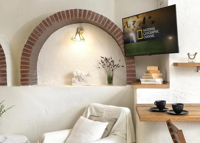 Sea View Pool 2km To Cala Canyelles Fully Air Conditioned King Queen Quality Beds Bbq Lloret de Mar