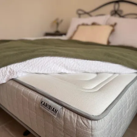 Sea View Pool 2km To Cala Canyelles Fully Air Conditioned King Queen Quality Beds Bbq Lloret de Mar