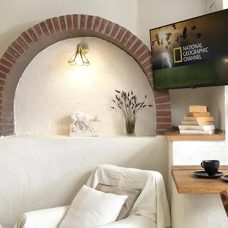 Sea View Pool 2km To Cala Canyelles Fully Air Conditioned King Queen Quality Beds Bbq Lloret de Mar