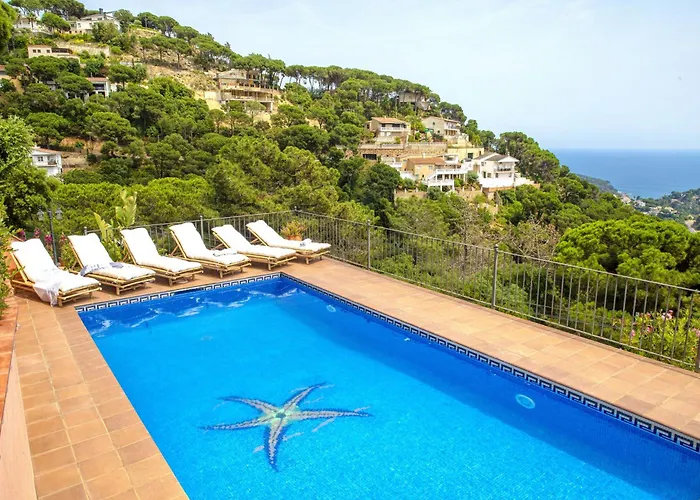 Sea View Pool 2km To Cala Canyelles Fully Air Conditioned King Queen Quality Beds Bbq Lloret de Mar