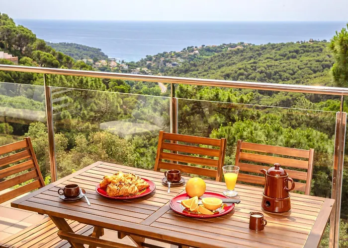 Сasa de vacaciones Sea View Pool 2km To Cala Canyelles Fully Air Conditioned King Queen Quality Beds Bbq Lloret de Mar
